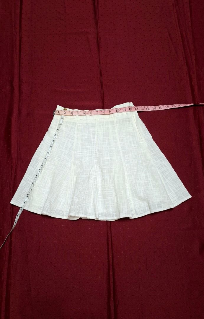 Love Off-White Skirt Size Small (Preloved) (Category: Skirts) located in Iligan City. Submitted by Memag (Listing ID 1436982986, Image 2). Description: *Seller is not an expert to authenticate the item. *like new *fabric - polyester *no issue *size - Small (see photo with the tape measure guide) *elastic band on back side *Due to lighting, color may vary from actual. *make your best offer *MOP - GCash + Php 69 shipping fee thru J&T courier. .