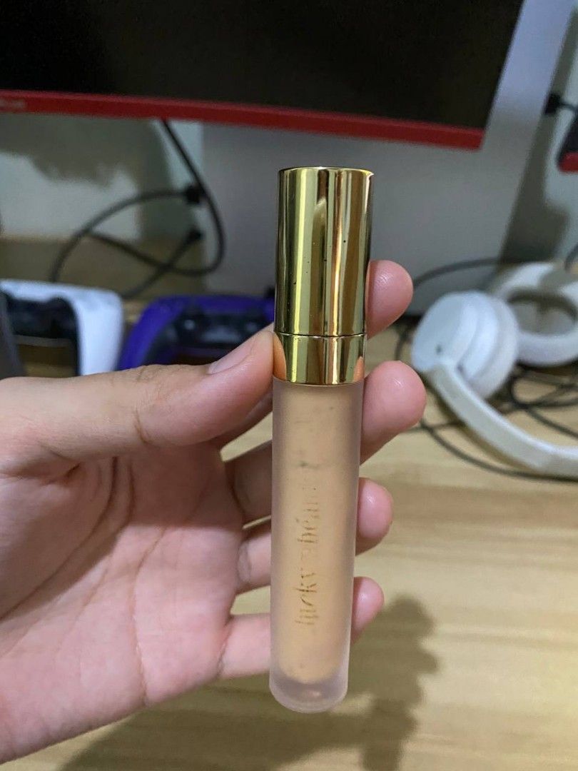 lucky beauty serum concealer (Category: Makeup) located in Pasay City. Submitted by dannah__ (Listing ID 1436883466, Image 1). Description: 10% used rfs: hindi ko kashade.