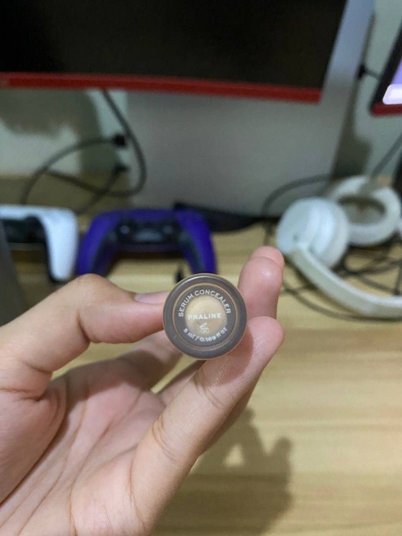 lucky beauty serum concealer (Category: Makeup) located in Pasay City. Submitted by dannah__ (Listing ID 1436883466, Image 3). Description: 10% used rfs: hindi ko kashade.