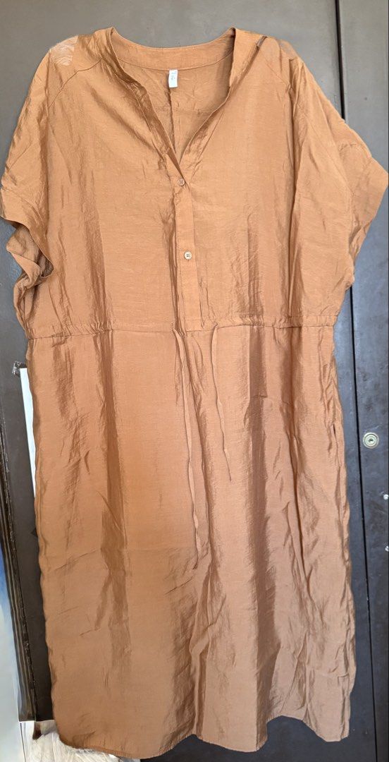 MANGO day dress (Category: Dresses) located in Malabon City. Submitted by everythinggoeson (Listing ID 1436892130, Image 1). Description: large but fits XL preloved.