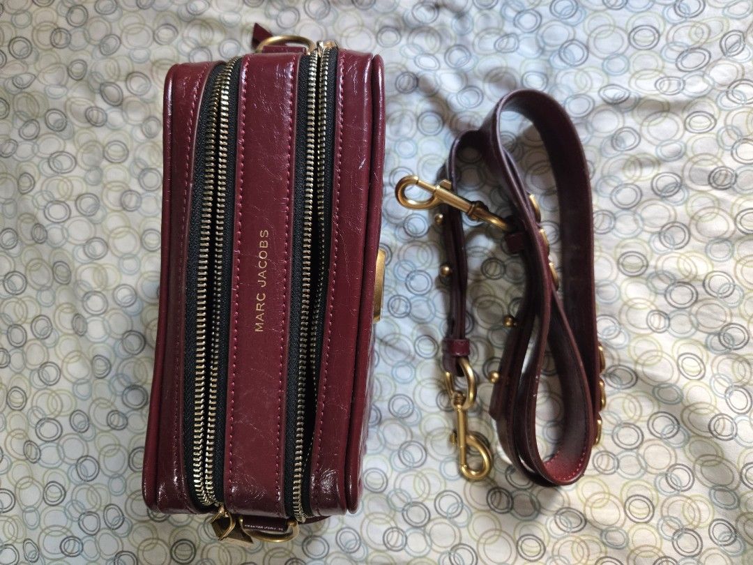 MARC jacobs (Category: Luxury Bags & Wallets) located in Manila. Submitted by mj_s818 (Listing ID 1436877832, Image 2). Description: .