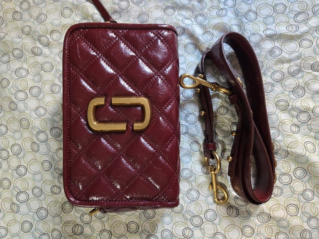 MARC jacobs (Category: Luxury Bags & Wallets) located in Manila. Submitted by mj_s818 (Listing ID 1436877832, Image 1). Description: .
