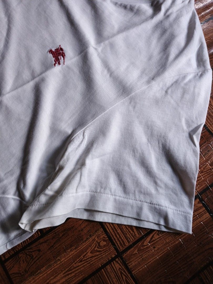 Men's Tshirt Burberry White (Category: Tshirts & Polo Shirts ) located in Naga. Submitted by beauty_msfinds (Listing ID 1436931592, Image 3). Description: Men's Tshirt Burberry White Size: XXL on tag (can fit XL to XXL Width : 23 Length: 30 Color rate : 9.5/10 Excellent Condition Issue : None 850 + sf Actual color may slightly vary due to lighting Location: Bicol Naga City 💵 MOP: Gcash only (payment first) 🚛 courier : J&T Express.