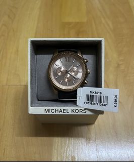 (Category: ) located in . Submitted by ananascloset (Listing ID 1437009122, Image 1). Description: .