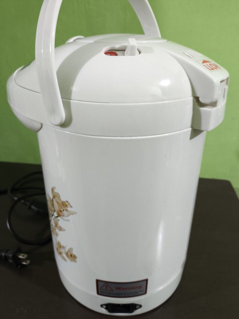 Micromatic Electric Airpot 2.5L (Category: Coffee Machines & Makers) located in Manila. Submitted by warmlion_c35e87 (Listing ID 1436948049, Image 2). Description: - 2.5L Capacity - Floral Design - Stainless Steel Interior - Convenient Handle - Visible Water Level Indicator - Includes Power Cord - Lid with Red Button.