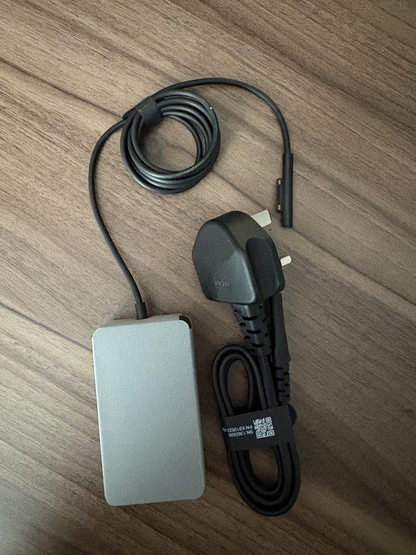 Microsoft Original Charger449371277687541760
