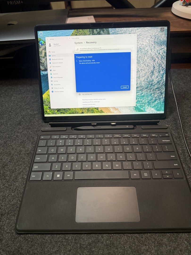 Microsoft Surface Pro 9 Laptop with Keyboard449592803103887360