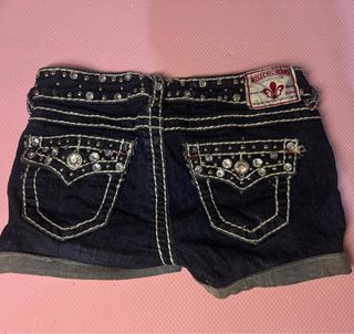 (Category: ) located in . Submitted by maria_777thriftfinds (Listing ID 1436902312, Image 1). Description: .