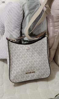 (Category: ) located in . Submitted by xoxobuy (Listing ID 1436903029, Image 1). Description: .