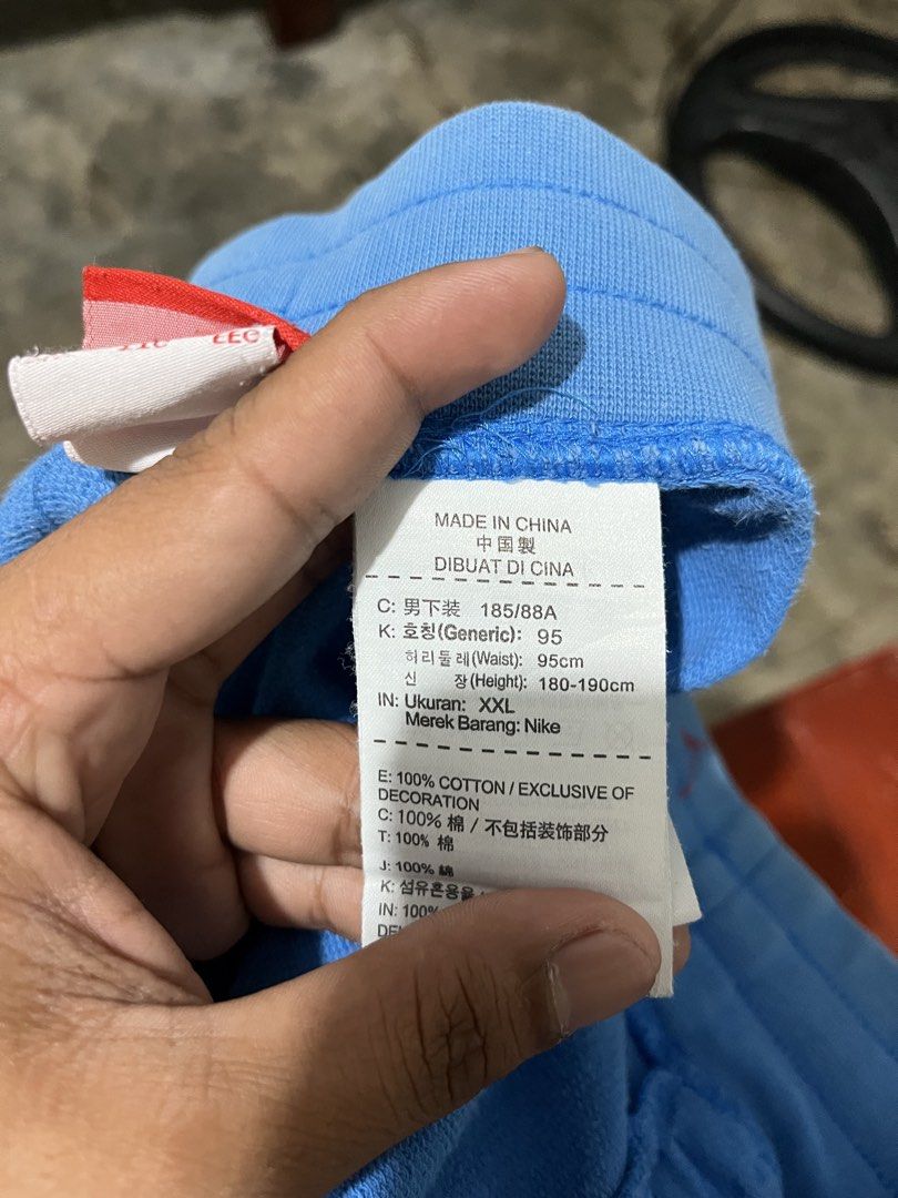 Nike Blue Shorts XXL (Category: Shorts) located in Cavite. Submitted by renz.rezn (Listing ID 1436899534, Image 3). Description: - Nike XXL shorts - Blue color - White Nike logo - 100% cotton - Made in China - Drawstring waistband 600 Free ship.