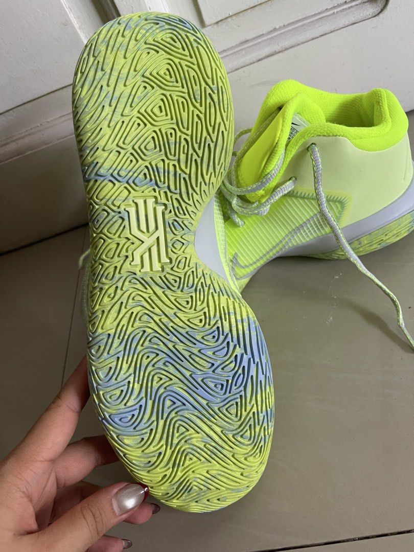 Nike Kyrie Flytrap 4 ‘Barely Volt’ (Category: Sneakers) located in Santa Rosa. Submitted by jaleendlal (Listing ID 1436854622, Image 3). Description: Price is negotiable .