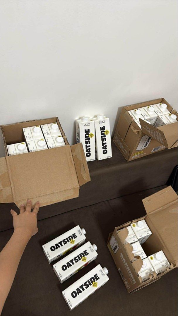Oatside Barista Blend Oat Milk (Category: Beverages) located in San Jose del Monte. Submitted by shopbyclaura (Listing ID 1436967740, Image 2). Description: Old formula 820 per box.