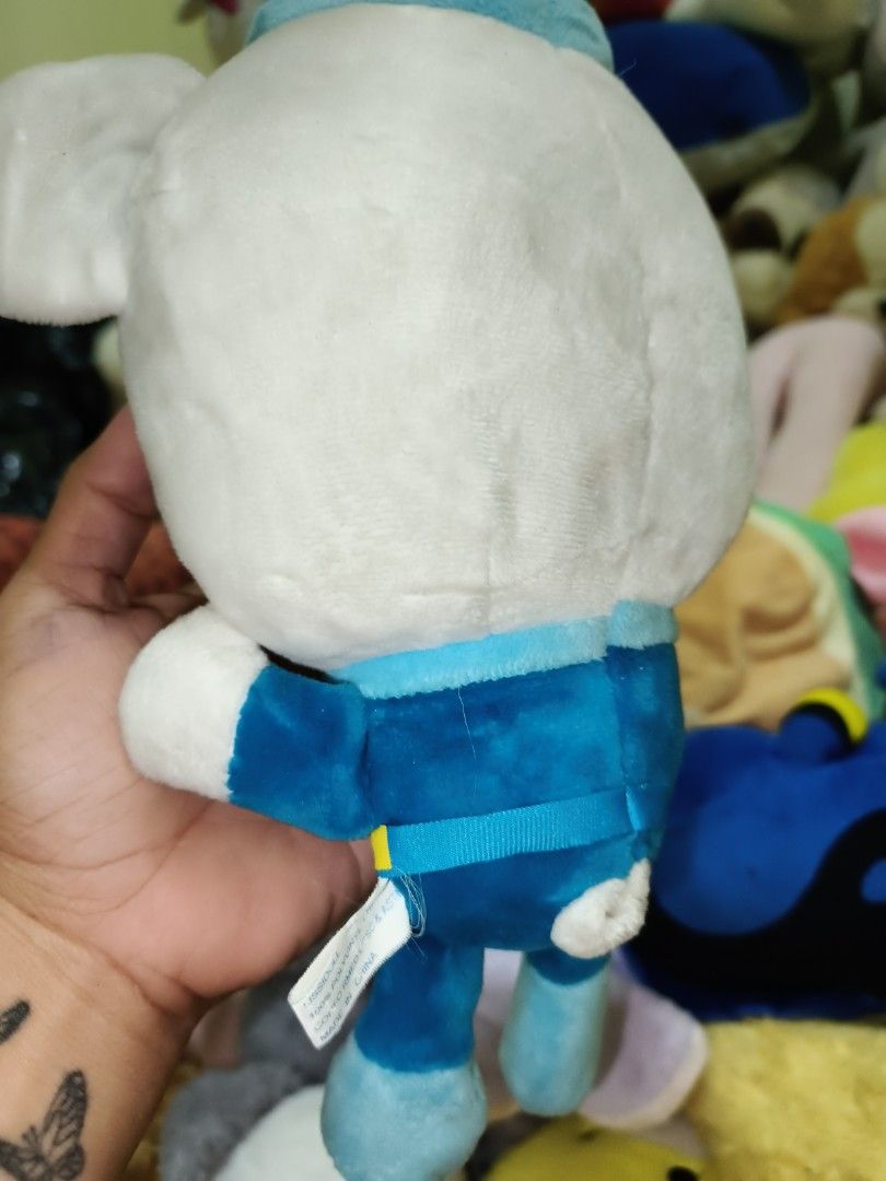 Octonauts Kwazii Plush Toy (Category: Plushies & Soft Toys) located in Manila. Submitted by reascheyss51406 (Listing ID 1436863158, Image 2). Description: - Octonauts Kwazii plush toy - Features Kwazii in his blue uniform and hat - White and blue plush with black eyes and blue nose - Includes attached tag.