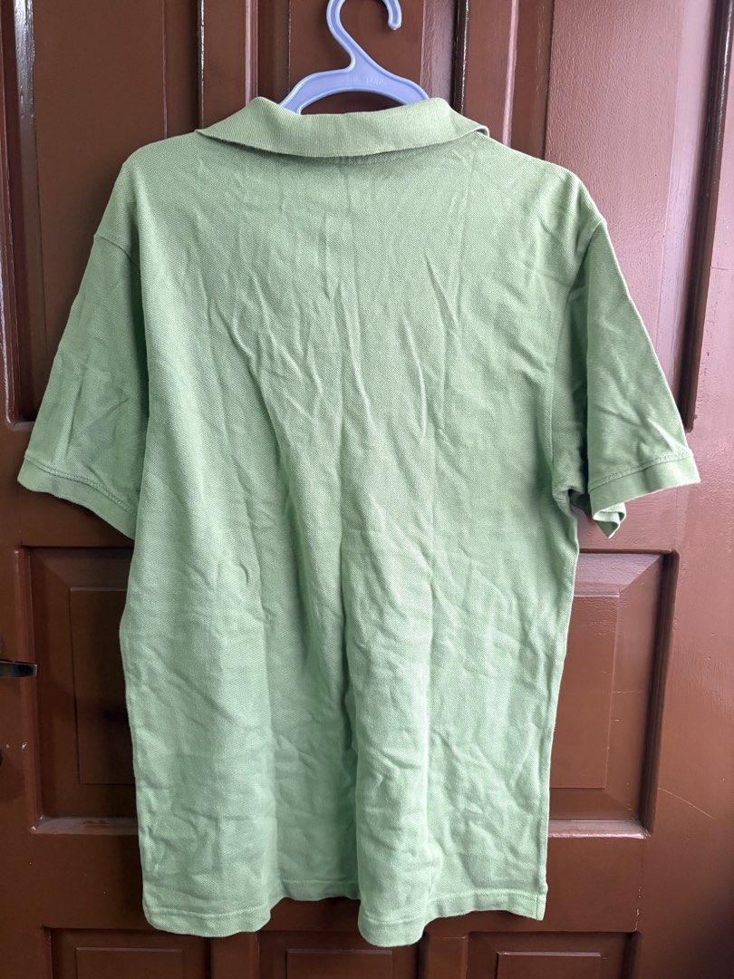 Old Navy Green Polo Shirt - Medium (Category: Tshirts & Polo Shirts ) located in Manila. Submitted by alextoot (Listing ID 1436858266, Image 2). Description: RFS: Moving sale! 📦 🧾 Payment: GCash, Maya Delivery (shouldered by buyer): J&T, Grab, Lalamove Location: Metro Manila Reminders: ✅ Pay as you order ✅ Please manage your expectations since these are preowned items ✅ Carefully check the photos before buying the item ✅ No return, no exchange 
