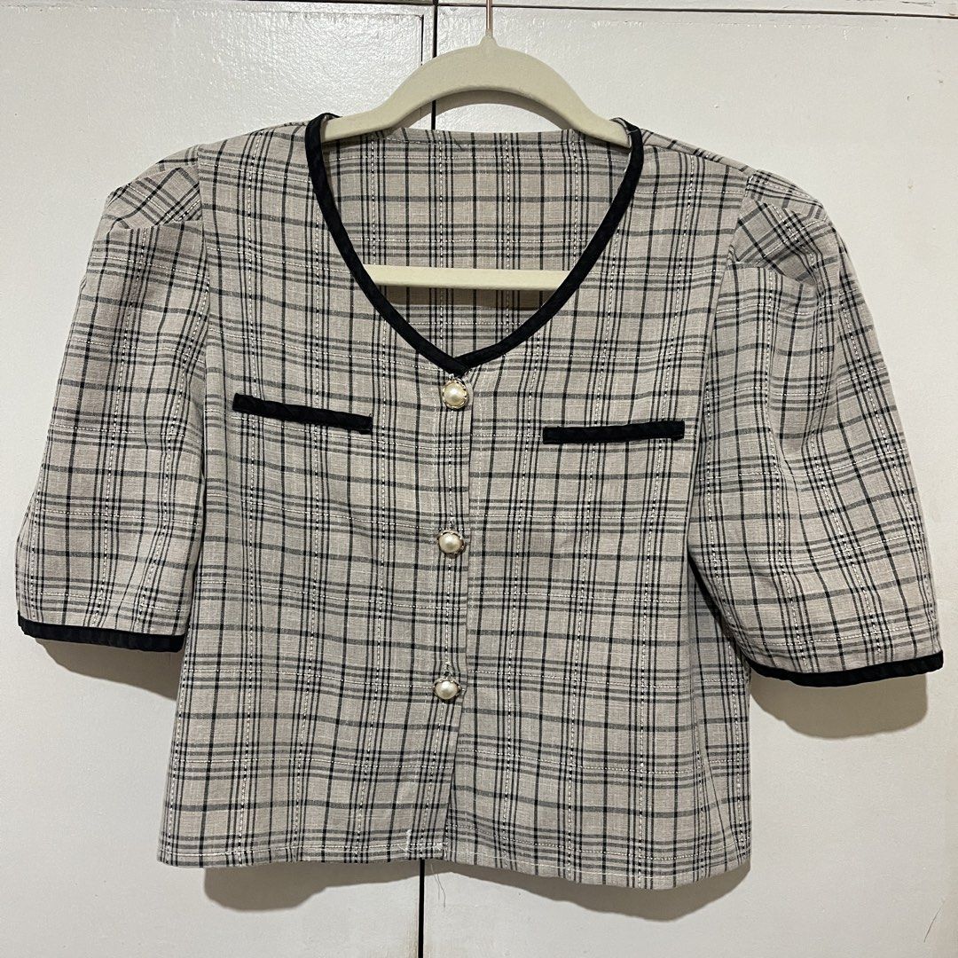 Plaid Cropped Blouse with Pearl Buttons (Category: Blouses) located in Marilao. Submitted by dnncsd (Listing ID 1436862774, Image 1). Description: - Cropped plaid blouse - V-neck design Size Small to Medium Frame .