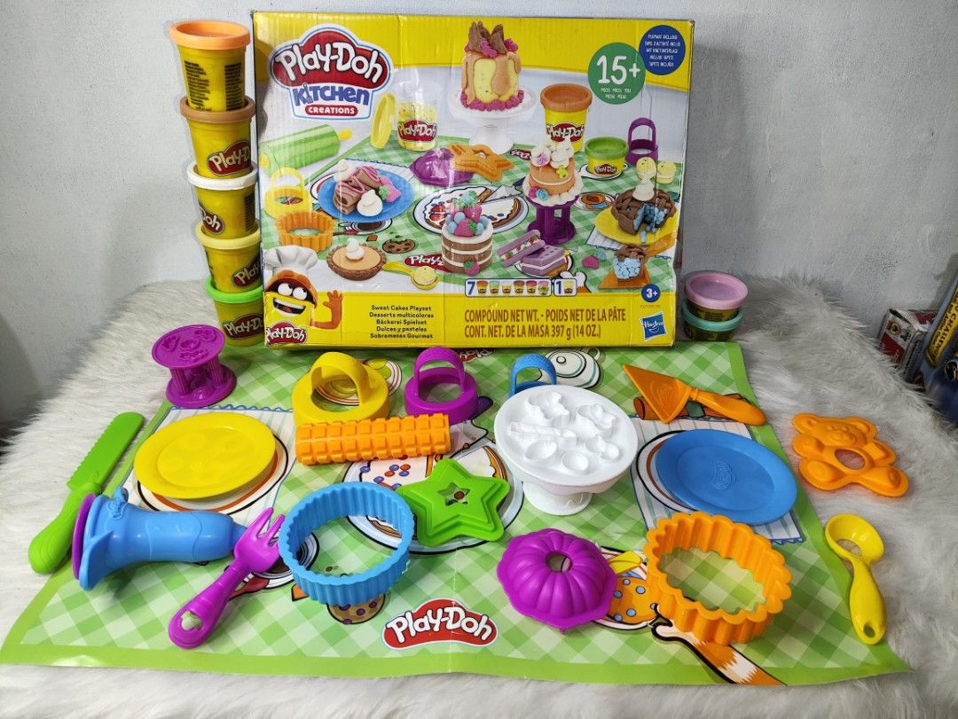 Play-Doh Kitchen Creations Sweet Cakes Playset (Category: Kids Toys) located in Cavite. Submitted by tinetaclesss (Listing ID 1436933829, Image 1). Description: .