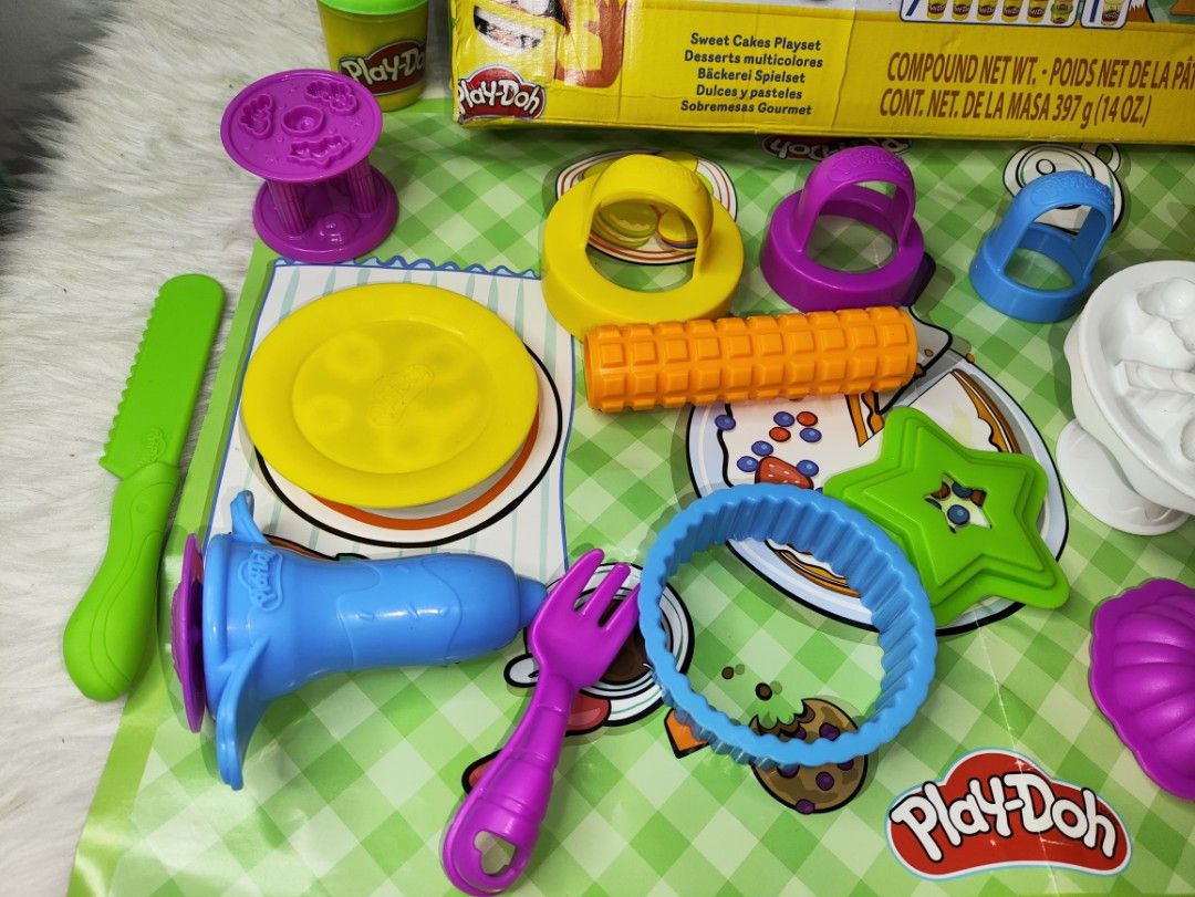 Play-Doh Kitchen Creations Sweet Cakes Playset (Category: Kids Toys) located in Cavite. Submitted by tinetaclesss (Listing ID 1436933829, Image 2). Description: .