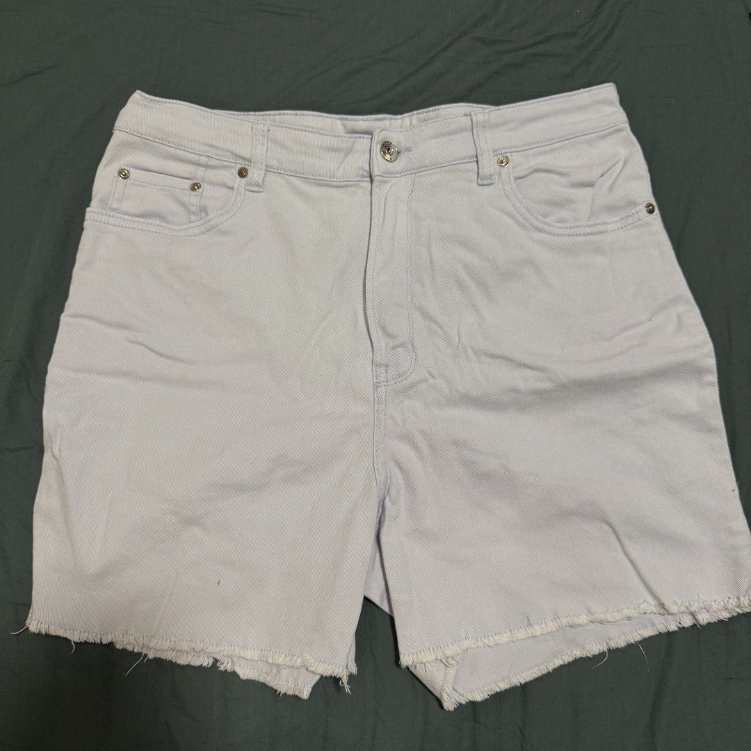 Plus size H&M Divided Denim Shorts (Category: Shorts) located in Quezon City. Submitted by ckrolling (Listing ID 1436956769, Image 1). Description: Light blue color Can fit up to XXL .