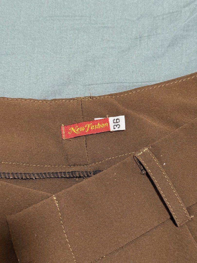 Plus Size Trouser Shorts Size 36 (brown) (Category: Shorts) located in Quezon City. Submitted by ckrolling (Listing ID 1436955337, Image 3). Description: Black trouser shorts Size 36 .