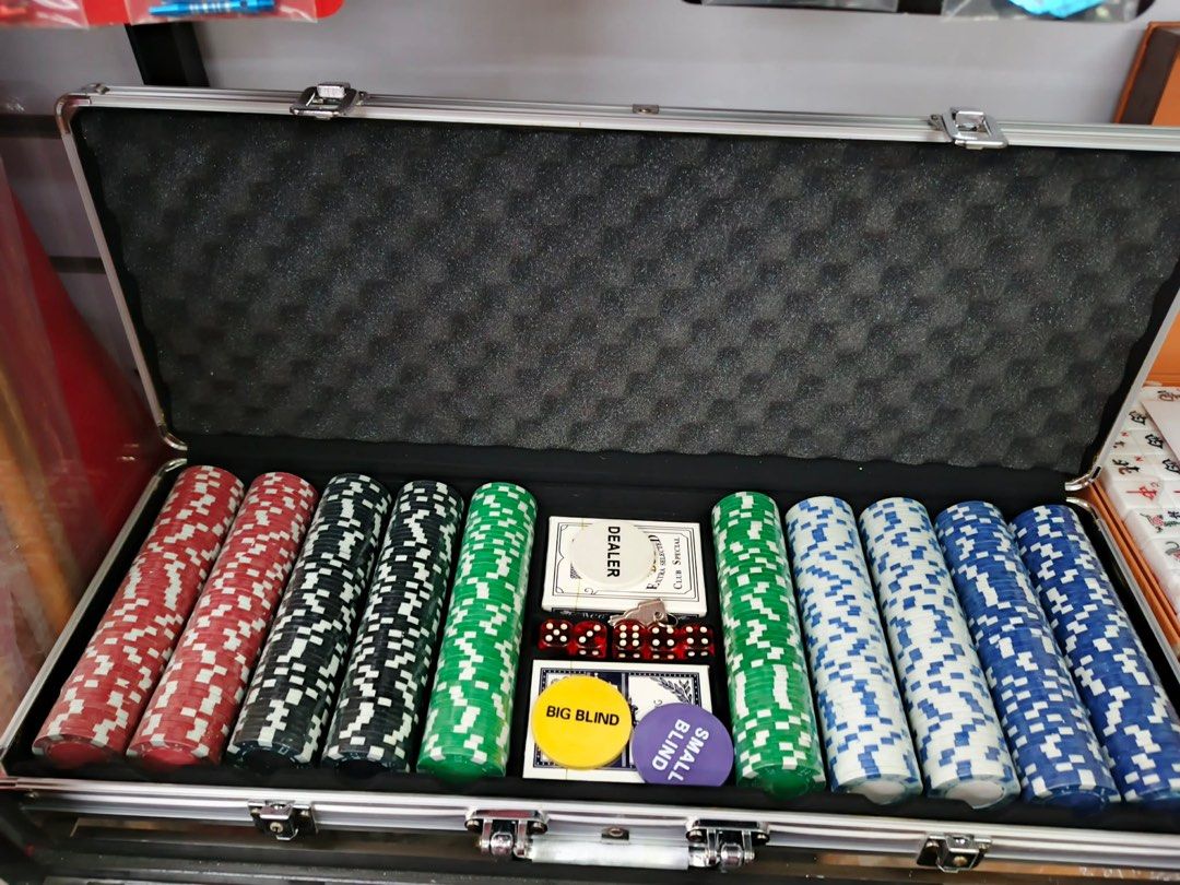 Poker set 500 chips (Category: Board Games & Puzzles) located in Las Pinas. Submitted by andreadomingo2518 (Listing ID 1436867687, Image 2). Description: .