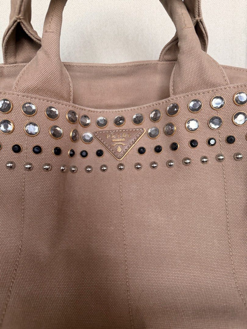Prada canapa (Category: Luxury Bags & Wallets) located in Lucena. Submitted by abagslife05 (Listing ID 1436927677, Image 2). Description: Good condition .