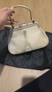 (Kategori: ) berada di . Dikirim oleh _____farrr (ID iklan 1436913127, Gambar 1). Deskripsi: .