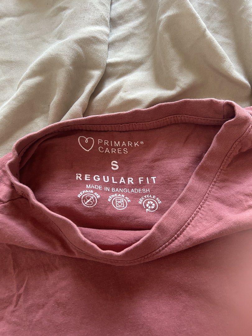 Primark Regular Fit T-shirt - Size S (Category: Tshirts & Polo Shirts ) located in Binan City. Submitted by missrandomthings (Listing ID 1436854361, Image 2). Description: - Brand: Primark - Size: S - Fit: Regular - Neckline: Crew neck - Sleeves: Short sleeves - Color: Solid - Made in: Bangladesh.