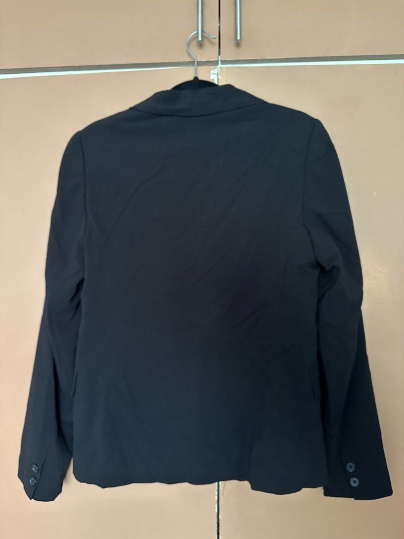 Promod Black Blazer (Category: Coats, Jackets and Outerwear) located in Mandaluyong City. Submitted by ja.declutters (Listing ID 1436929643, Image 3). Description: - Promod black blazer - Single-button closure - Two front pockets - Tailored fit - Notched lapel - Long sleeves with button cuffs - Fully lined - Suitable for professional and casual wear.