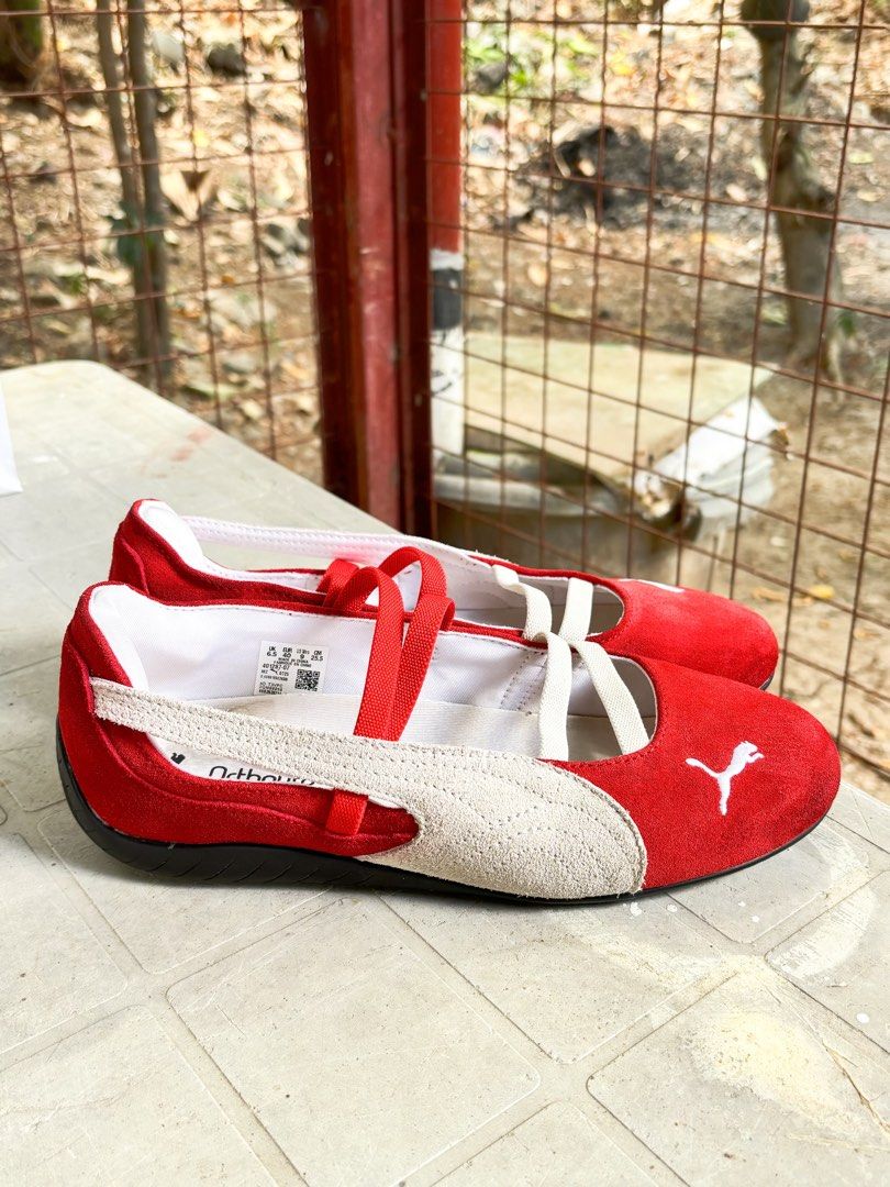 Puma Speedcat Ballet Flats Red (Category: Flats & Sandals) located in Manila. Submitted by lmaecajipe (Listing ID 1436882218, Image 3). Description: - Original Puma speedcat ballet flats in red and white, bought from their store online - Features the Puma logo - Soles is completely clean Only used twice!!! Soles can speak for itself I can provide more pics or videos if you like. Please message me Slightly negotiable only.