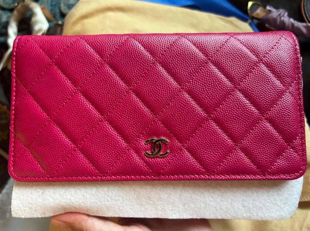Quilted Chanel Wallet on Chain (Category: Luxury Bags & Wallets) located in Quezon City. Submitted by hellopatchi (Listing ID 1436993569, Image 1). Description: Woc Caviar GHW Microchipped Onhand pinas - Authentic Chanel Wallet on Chain - Stunning pink color - Quilted design - Elegant chain strap - Secure flap closure with snap button - Multiple compartments for organization - Includes a zippered pocket - Features the iconic Chanel logo.