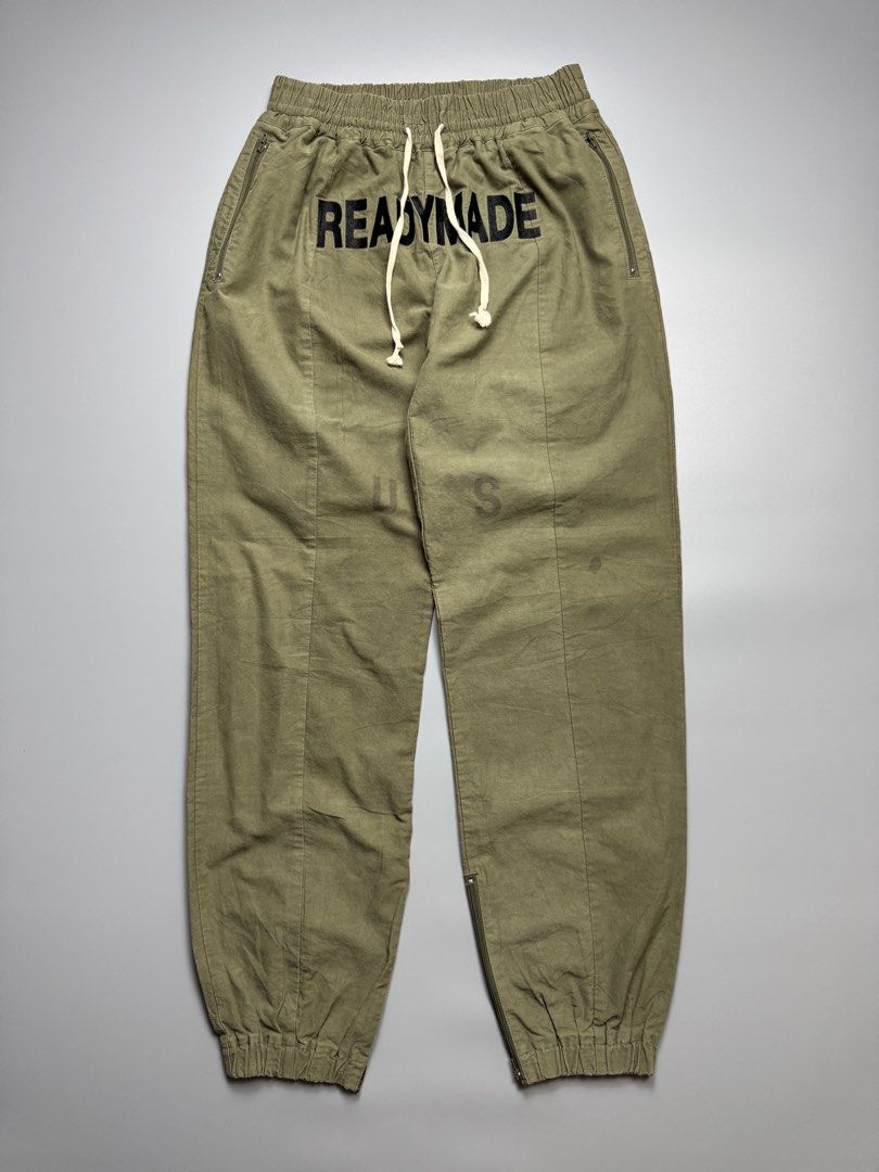 Readymade - Embroidered Logo Cargo Track - Pants (Category: Joggers) located in Quezon City. Submitted by japon_rose (Listing ID 1436925974, Image 1). Description: FOR SALE: GUARANTEED AUTHENTIC ❗️ Mens/ Readymade - Embroidered Logo Cargo Track - Pants Size: 28 or Medium Mens Length: 43 Waist: 28-33 Inseam: 31 Knee: 10.5 Leg Opening: 5.5 W/ zipper Front Rise: 13 Back Rise: 14.5 (MEASURED IT BY INCHES) 9.5/10 Overall condition In excellent conditi