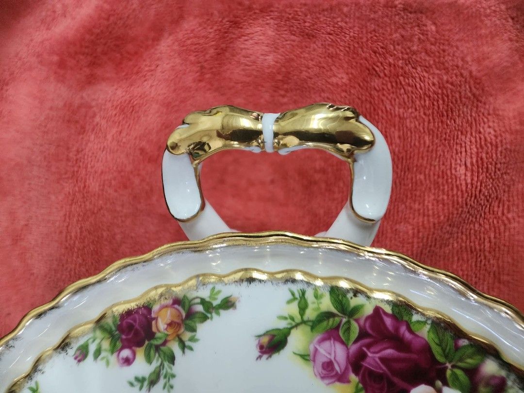 Royal Albert tureen old country rose (Category: Other Kitchenware & Tableware) located in Cavite. Submitted by sevillajoh71978 (Listing ID 1436972686, Image 3). Description: mint condition made in England royal Albert old country rose.