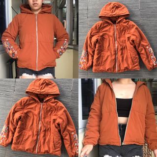 (Category: ) located in . Submitted by wardrobebyaandw_14 (Listing ID 1436996956, Image 1). Description: .