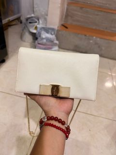 (Category: ) located in . Submitted by lilowearph (Listing ID 1436868132, Image 1). Description: .