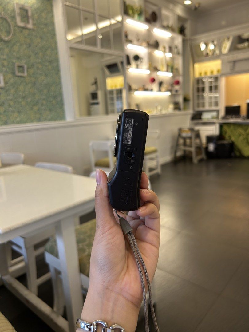 Samsung S730 Digicam Digital Camera (Category: Cameras) located in Lagonoy. Submitted by nadayojiii (Listing ID 1436924117, Image 3). Description: Samsung S730✨ no functional issues all working flash working zoom working all buttons working has signs of usage.