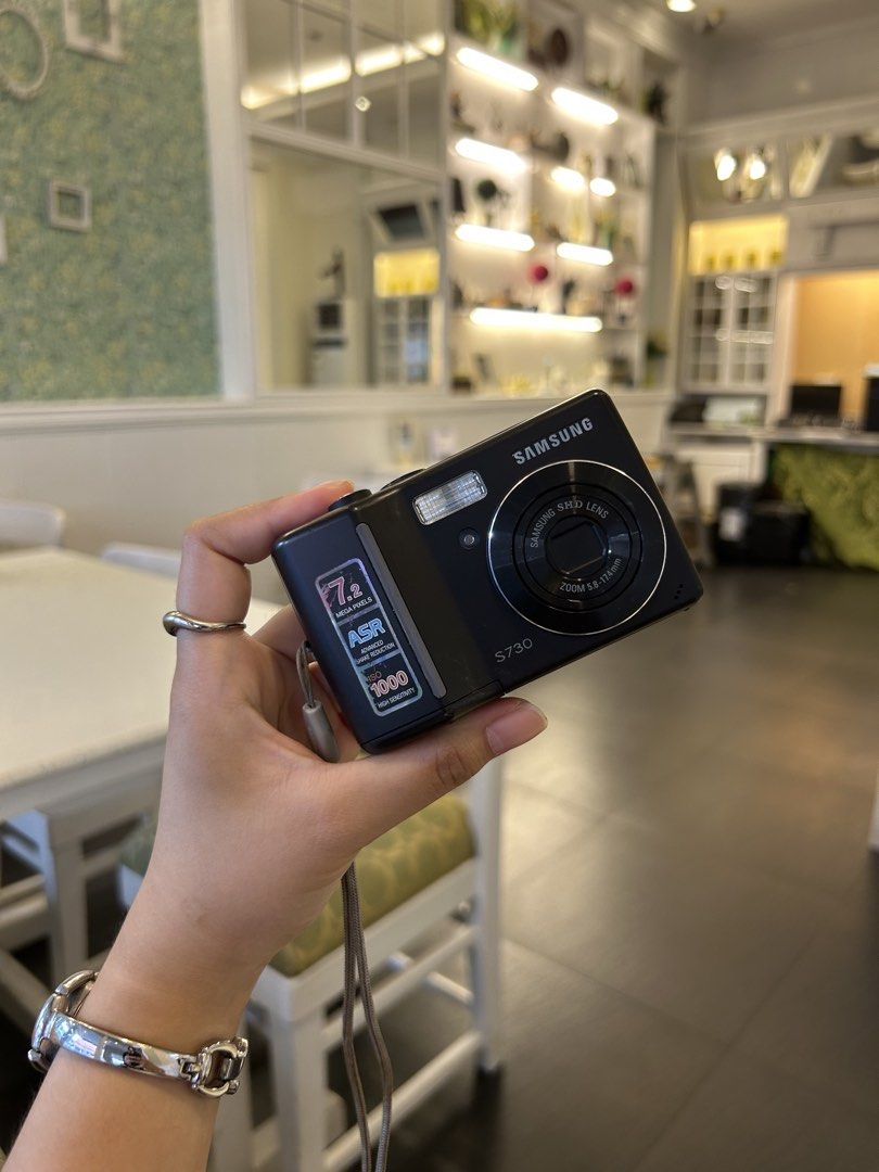 Samsung S730 Digicam Digital Camera (Category: Cameras) located in Lagonoy. Submitted by nadayojiii (Listing ID 1436924117, Image 1). Description: Samsung S730✨ no functional issues all working flash working zoom working all buttons working has signs of usage.