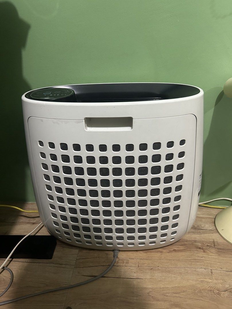 SHARP FP-J30E-B Air Purifier (Category: Air Purifiers & Dehumidifiers) located in Valenzuela. Submitted by karrigan. (Listing ID 1436940308, Image 1). Description: No issue, kakapalit ko lang din ng filter. Just needs a bit of cleaning ng sides sa loob. Best feature is washable yung filter. - White air purifier with a sleek design. - Dark top and front grid panel. - Includes a convenient handle. - Features a user-friendly control panel. - Designe