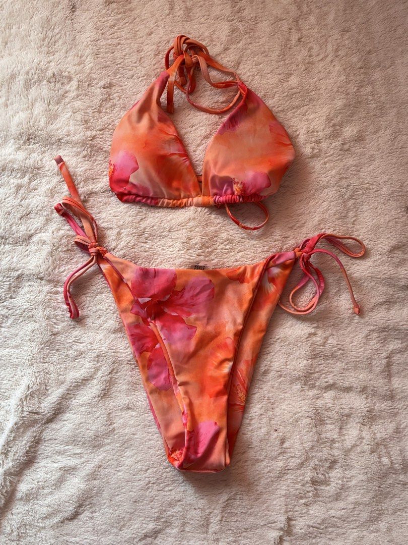 SHEIN Bikini Random Print Halter Neck Tied Multicolor (Category: Bikinis & Swimsuits) located in Quezon City. Submitted by jenlo_declutter (Listing ID 1436899192, Image 1). Description: SHEIN Bikini Random Print Halter Neck Tied Multicolor Size: S Other details Looks better in personal Adjustable and breathable Perfect for summer wear Once used only for beach trip No damage (I only removed the bottom’s hygiene sticker after using it) Removed the 