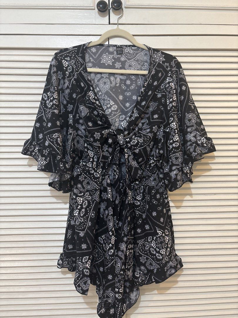 SHEIN Paisley Print Romper - XL (Category: Rompers) located in Las Pinas. Submitted by gelaclosetxx (Listing ID 1436891302, Image 2). Description: - SHEIN romper with a black and white paisley print. - Cutout at the waist. - Size XL on tag - Used twice only, still in good condition.
