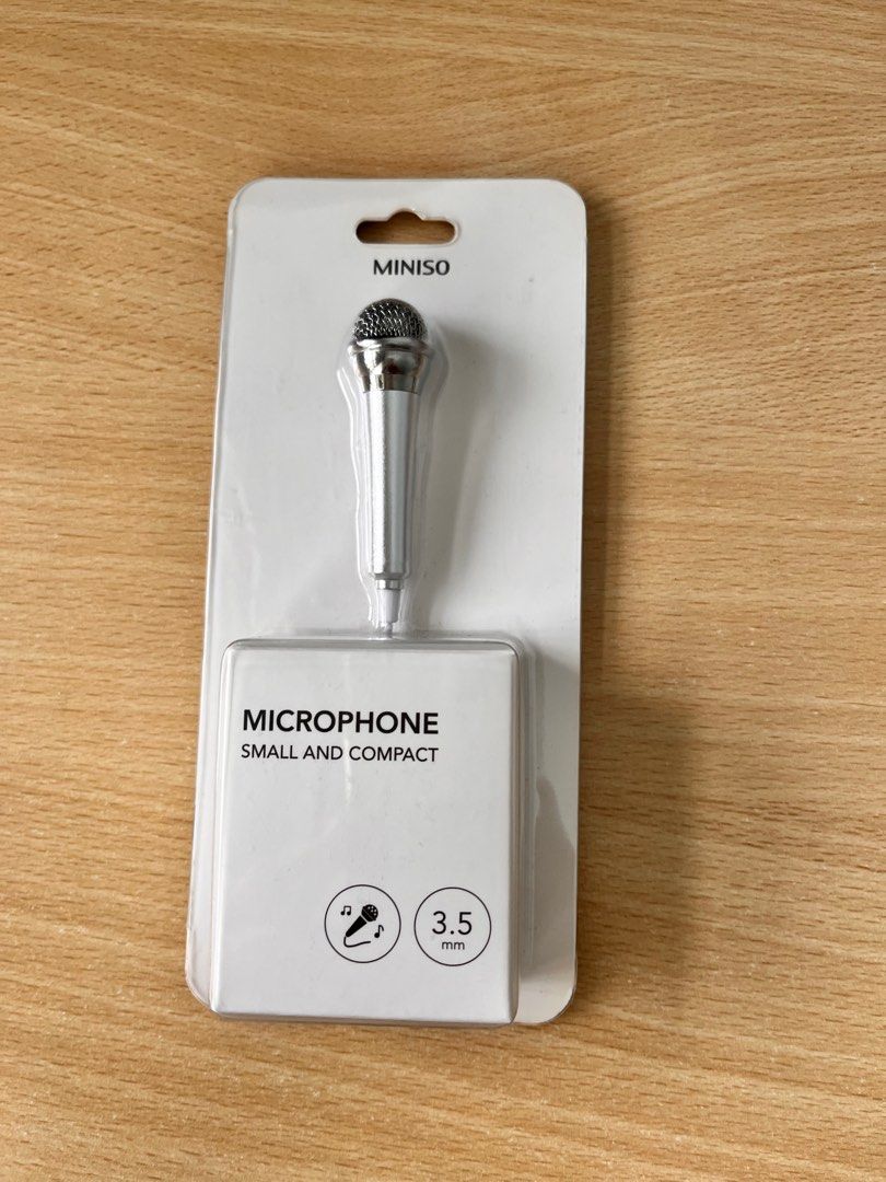 Small and Compact Microphone449126012079974400