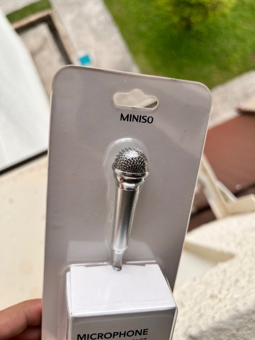 Small and Compact Microphone449126012079974401