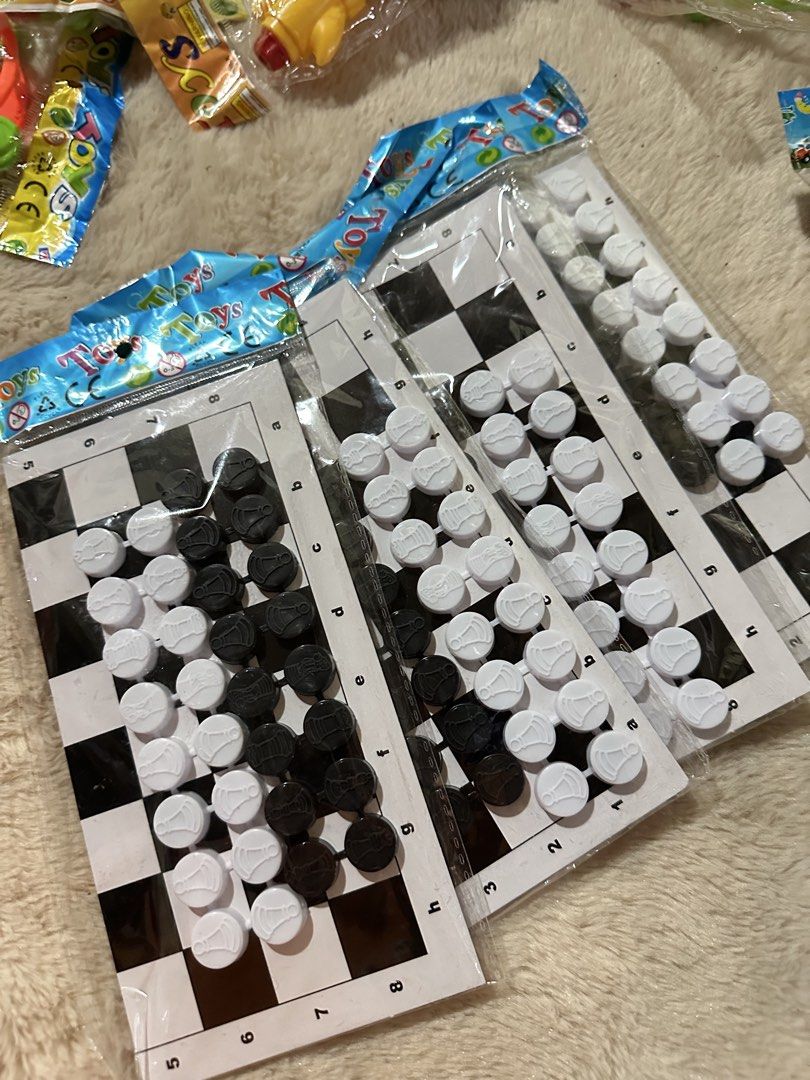 Snakes and Ladders, Chess Board Games (Category: Board Games & Puzzles) located in Caloocan City. Submitted by janine2006 (Listing ID 1436880674, Image 3). Description: Assorted Toys for sale 20each All are new You can use this as prizes for birthday party or any occasion for kids. RFS: Sumubra yung pagbili ng toys for prizes sa party. Sf shoulder by client. Check other posting sa design. Hanggang 10 lng kasi pwede iupload eh. Location: North cal