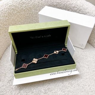 (Category: ) located in . Submitted by brands_lover (Listing ID 1436488015, Image 1). Description: .