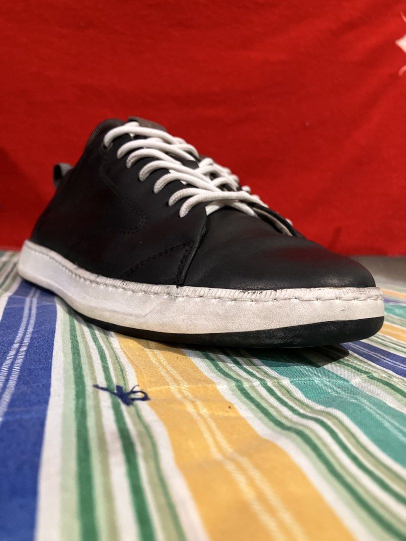 SPERRY GOLD CUP SHOES SIZE 7 MEN (Category: Sneakers) located in General Mariano Alvarez. Submitted by adonid (Listing ID 1436924825, Image 2). Description: SPERRY GOLD CUP SHOES ORIGINAL SPERRY GOLD CUP SHOES GOOD CONDITION NORMAL SIGN OF USAGE ONLY ISSUE BROKEN TAG SIZE 7 MEN.