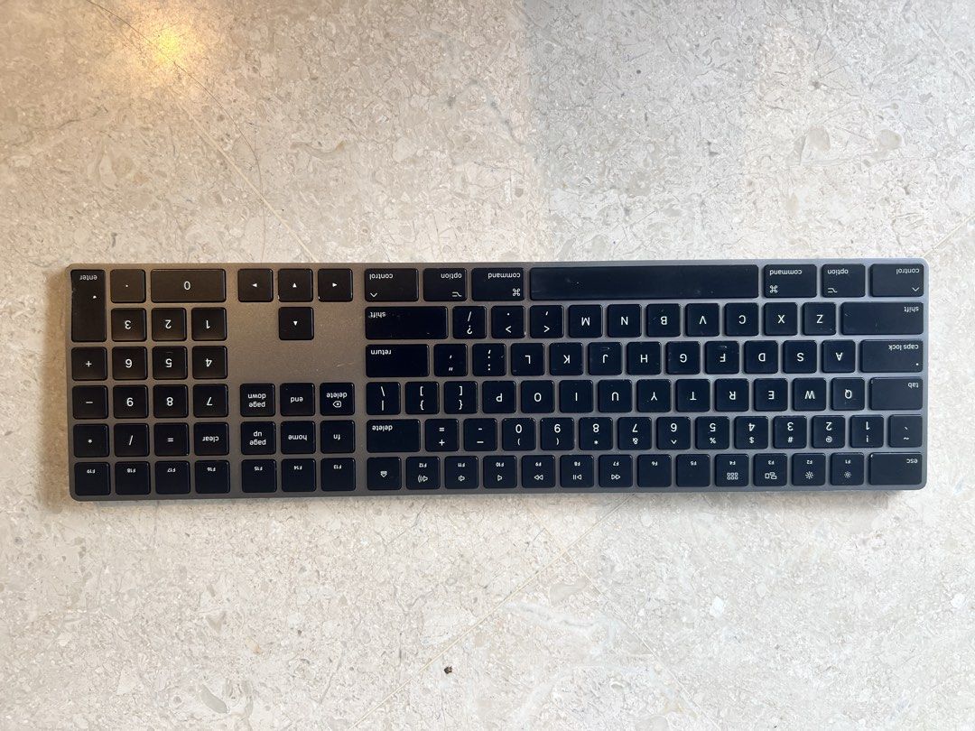 Spoilt Apple Magic Keyboard with Numeric Keypad - Space Gray449367670240071680