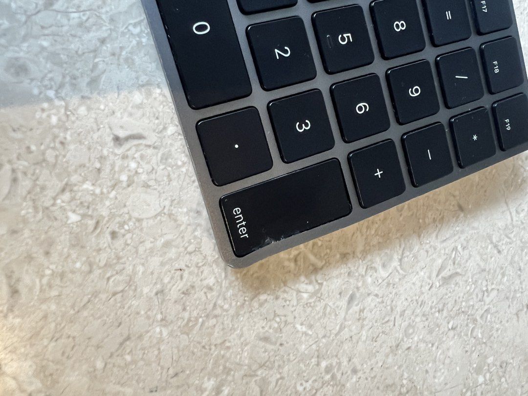 Spoilt Apple Magic Keyboard with Numeric Keypad - Space Gray449367670240071681