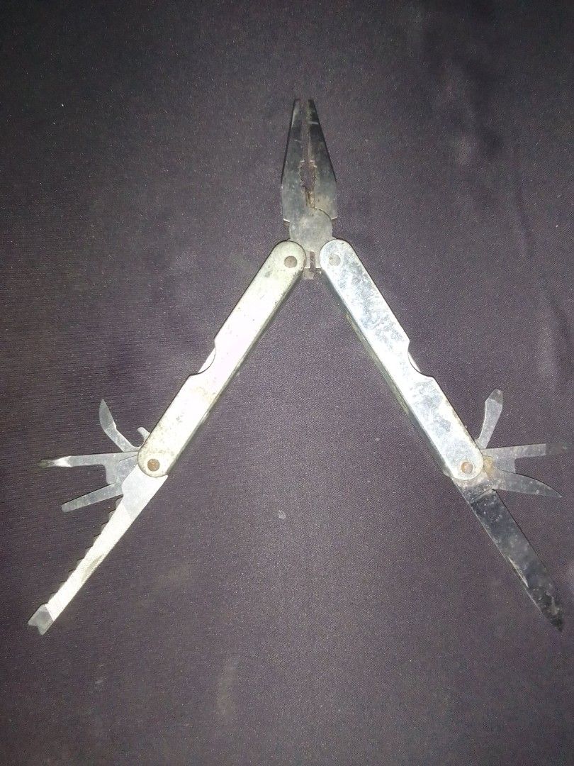 Take All Pair of Multitool Pocket Knives (Category: Knives & Chopping Boards) located in Baguio. Submitted by eskimoprime (Listing ID 1436980379, Image 3). Description: Notes: - Sold as a pair - In good condition; just needs cleaning - Purchased in the U.S. - Feel free to pm for more pics.
