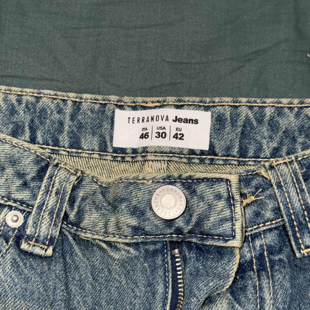 Terranova Jeans Distressed Denim (Category: Jeans) located in Quezon City. Submitted by ckrolling (Listing ID 1436957728, Image 3). Description: Never used.