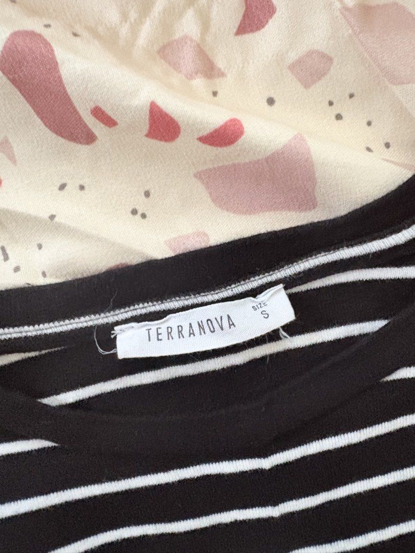 Terranova Striped Long Sleeve Crop Top (Category: Longsleeves) located in Bulacan. Submitted by ichom7895 (Listing ID 1436887263, Image 2). Description: .