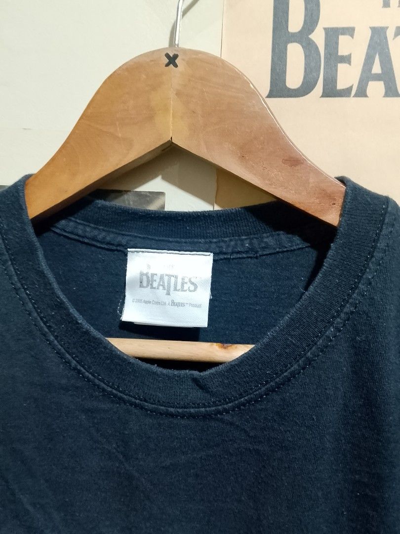 The Beatles Abbey Road T-shirt - Fruit of the Loom (Category: Tshirts & Polo Shirts ) located in Manila. Submitted by emmanlacno47414 (Listing ID 1436957924, Image 2). Description: Medium on tag Width 20-21 Length 26 No issue/No flaws Colorate:9/10 Excellent Condition.